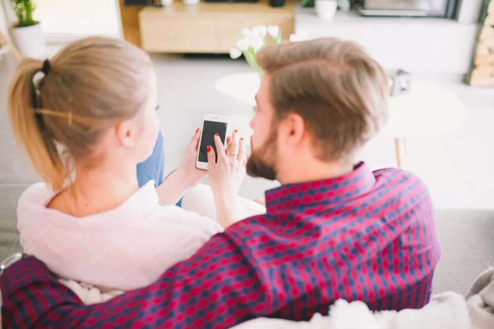 Kontrola rodzicielska na iPhone’ie – jak skonfigurować i jakie są możliwości?